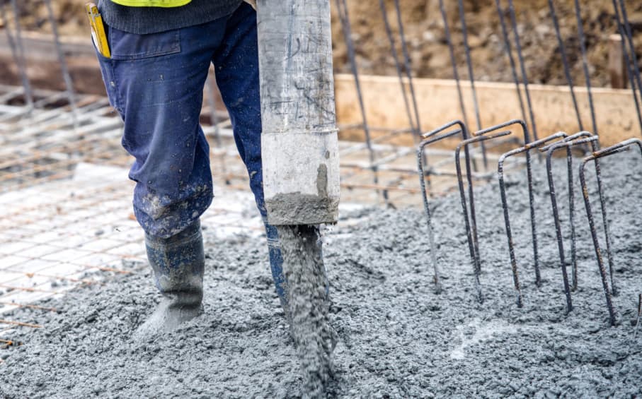 Каким бетоном заливать фундамент?